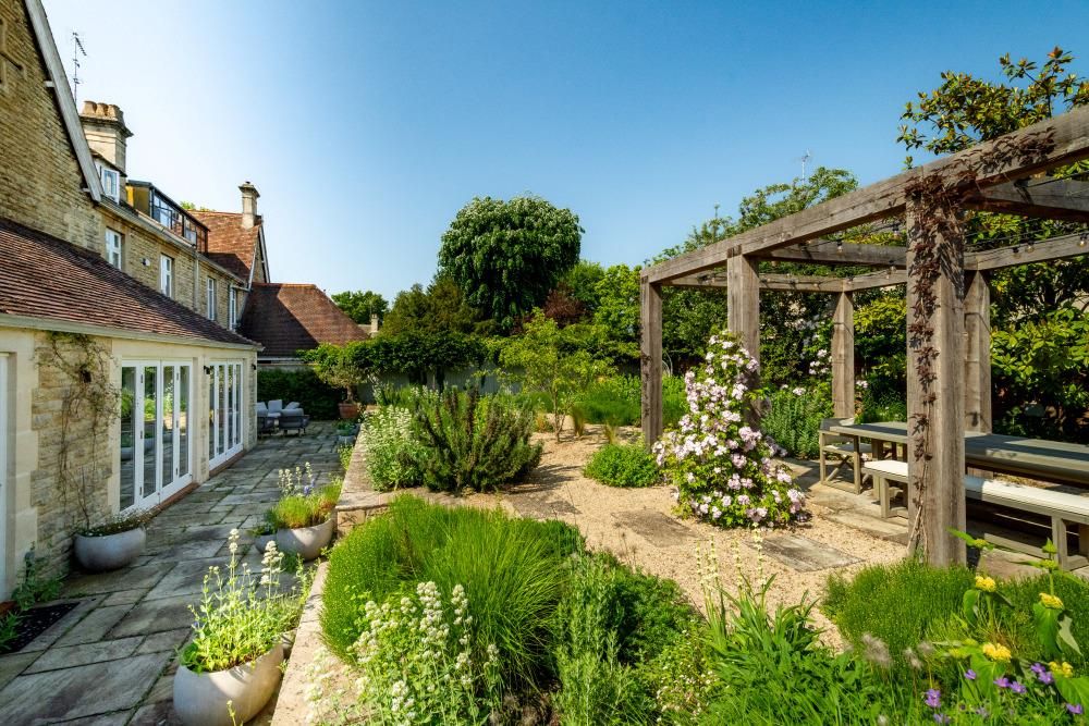 Additional image 25 of 6 bed semi-detached house for saleThe Avenue, Cirencester, Gloucestershire GL7
