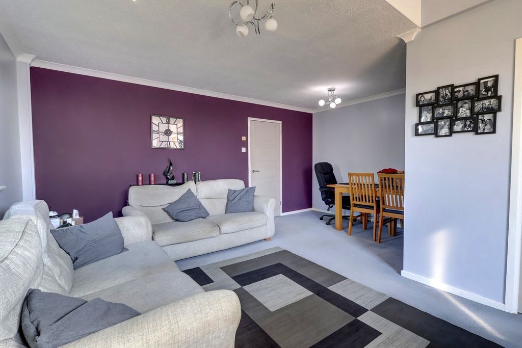 Additional image 11 of 3 bed maisonette for saleMilton Gardens, Princes Risborough, Buckinghamshire HP27