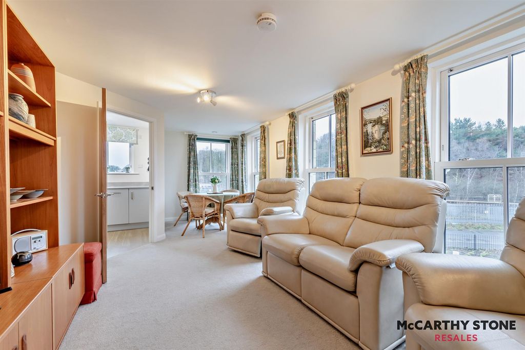 Additional image 2 of 2 bed flat for saleStation Road, Buxton SK17