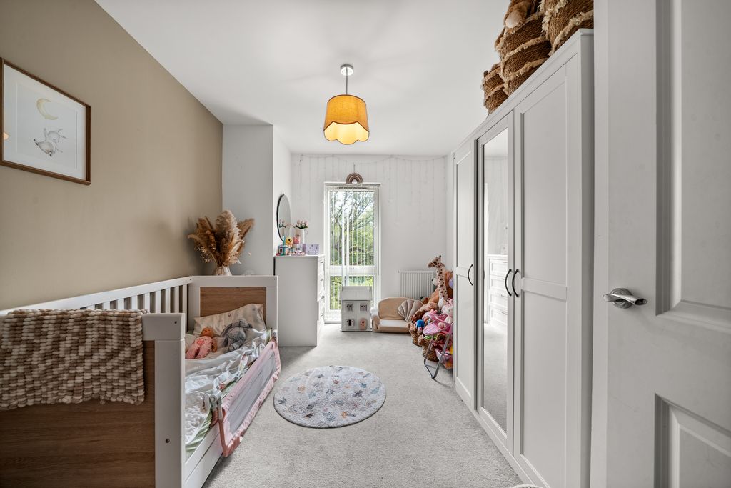 Additional image 11 of 2 bed flat for saleChertsey, Surrey KT16