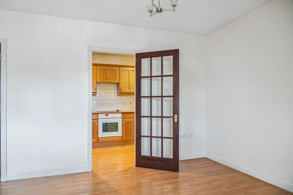 Additional image 5 of 2 bed flat for saleEast Street, Chesham HP5