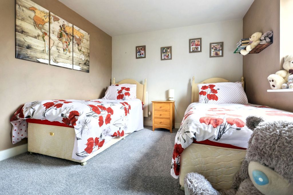 Additional image 13 of 5 bed detached house for saleBerryfield Way, Carterton OX18