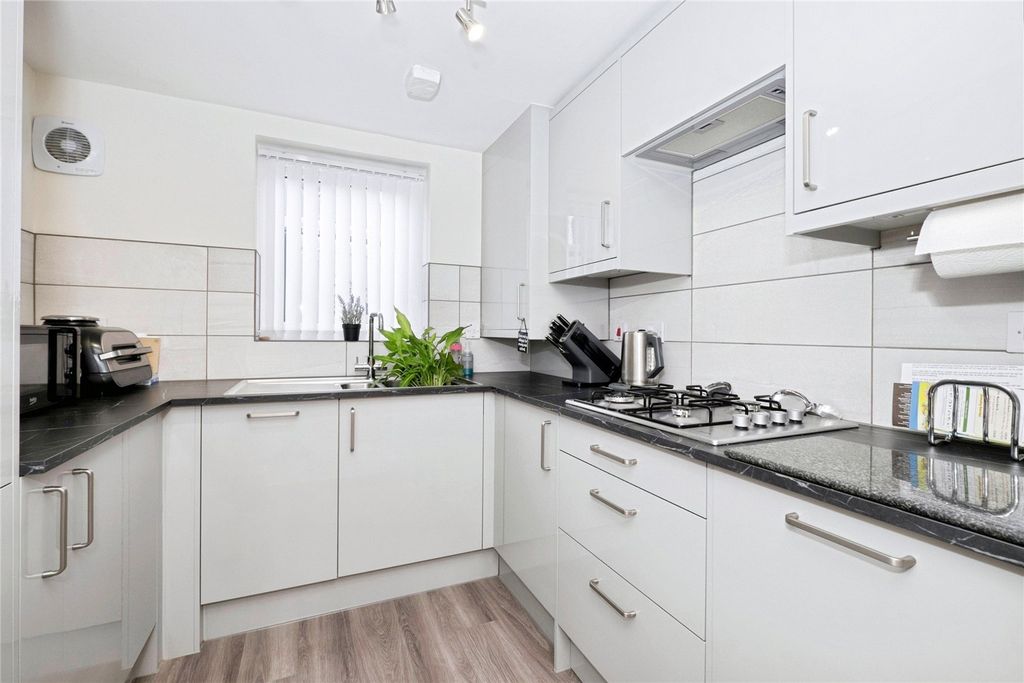 Additional image 2 of 1 bed flat for saleRotair Road, Camborne, Cornwall TR14