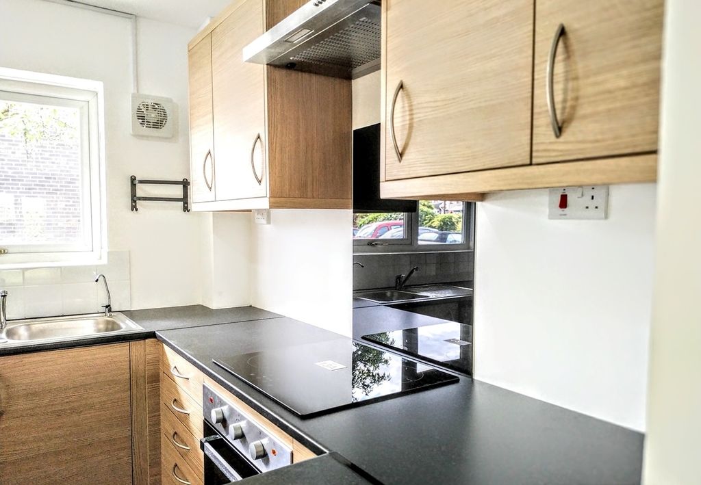 Additional image 13 of 2 bed flat for sale2 Bedroom + Garage, Chelmsford CM2