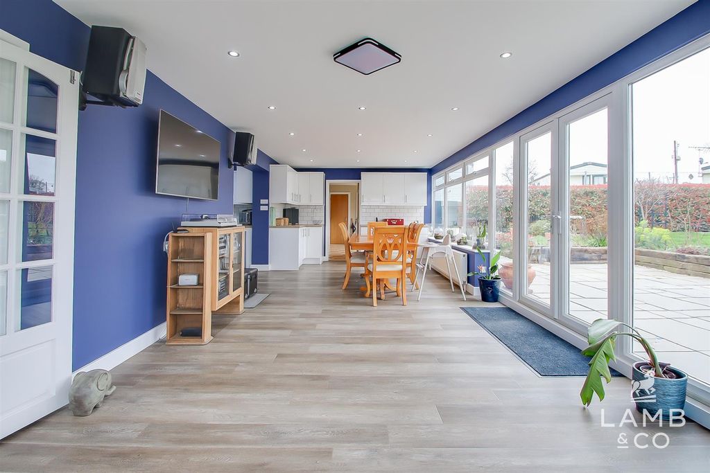 Additional image 4 of 5 bed detached house for saleLondon Road, Little Clacton CO16