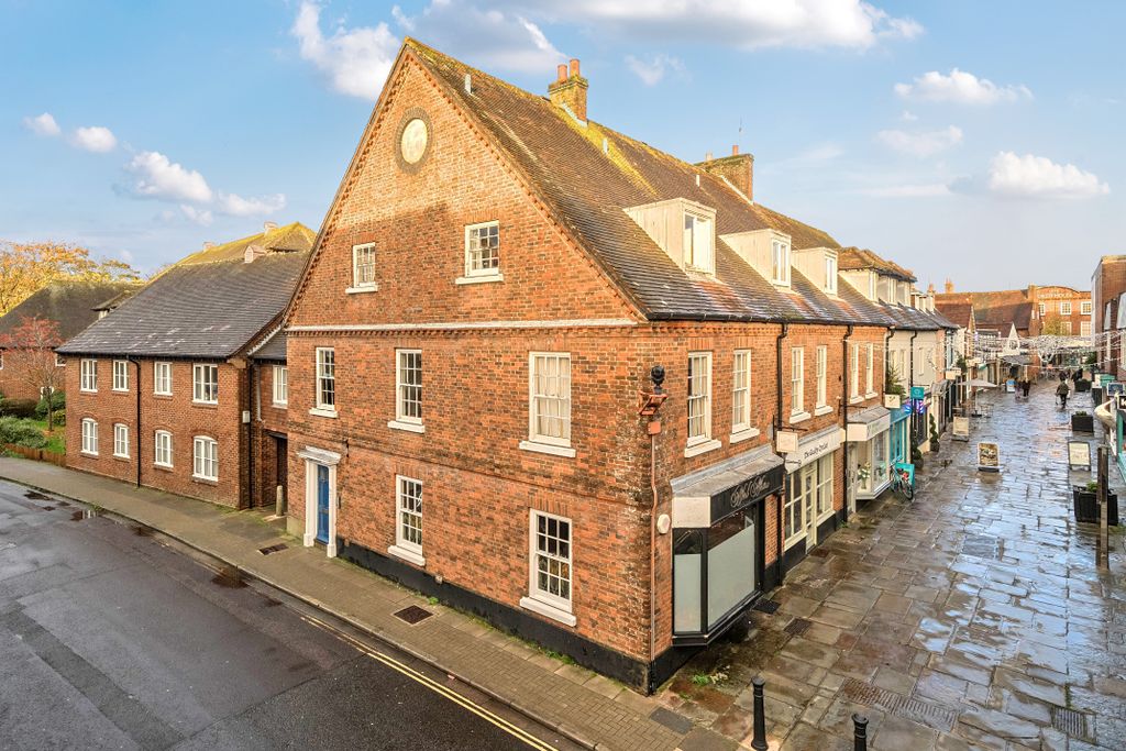 3 bed flat for saleChapel Street, Chichester PO19