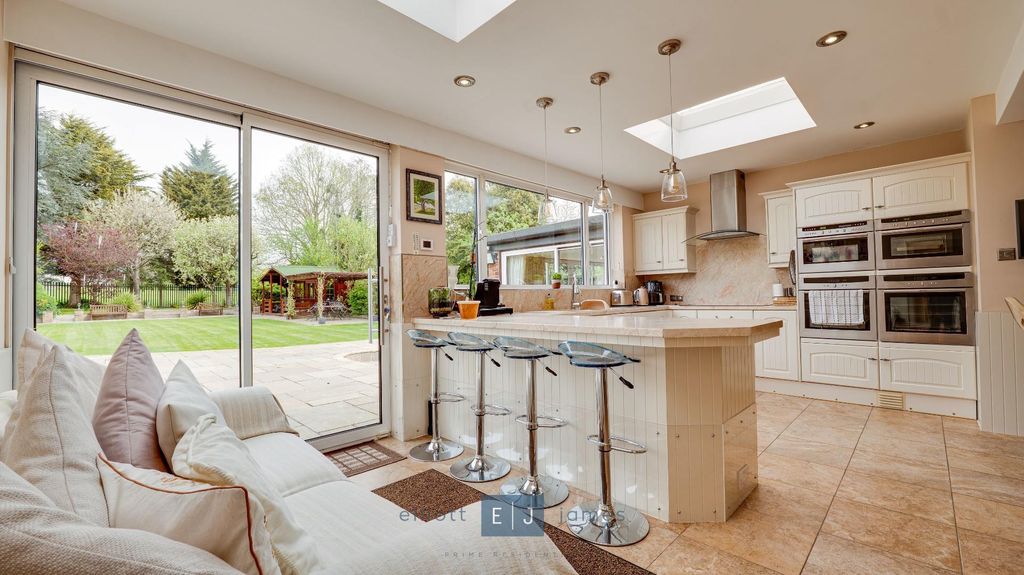Additional image 3 of 5 bed detached house for saleLee Grove, Chigwell IG7