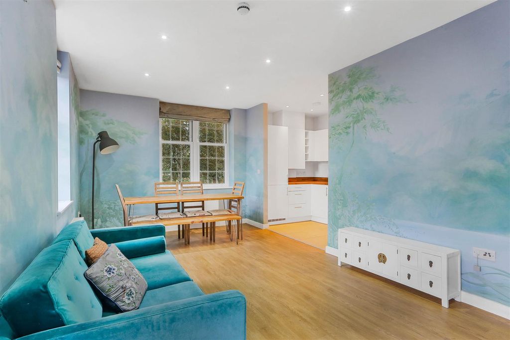 Additional image 2 of 2 bed flat for saleDamson Way, Carshalton Beeches SM5