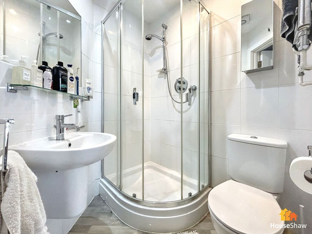Additional image 2 of 2 bed flat for saleFullers Hill, Chesham HP5
