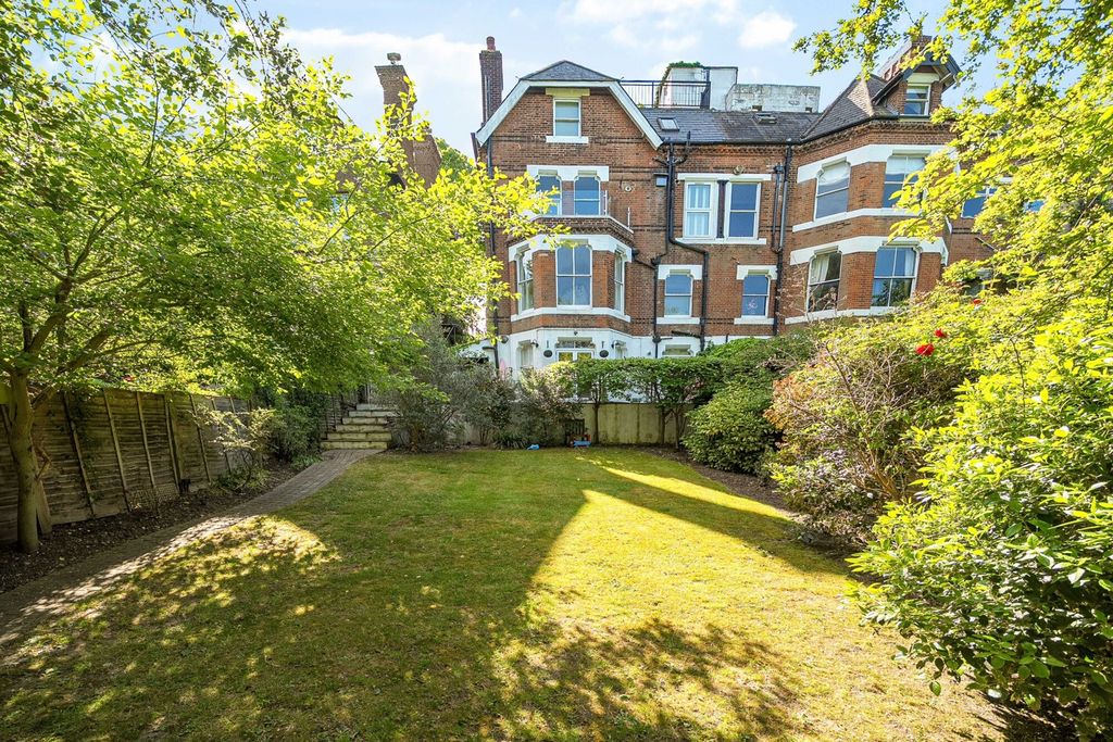 Additional image 6 of 4 bed flat for saleSusan Wood, Chislehurst BR7