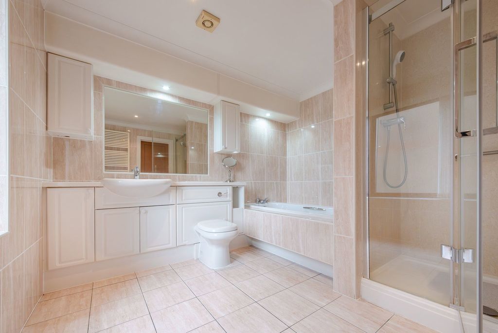 Additional image 20 of 5 bed flat for saleSt. Mary's Mount, Caterham CR3