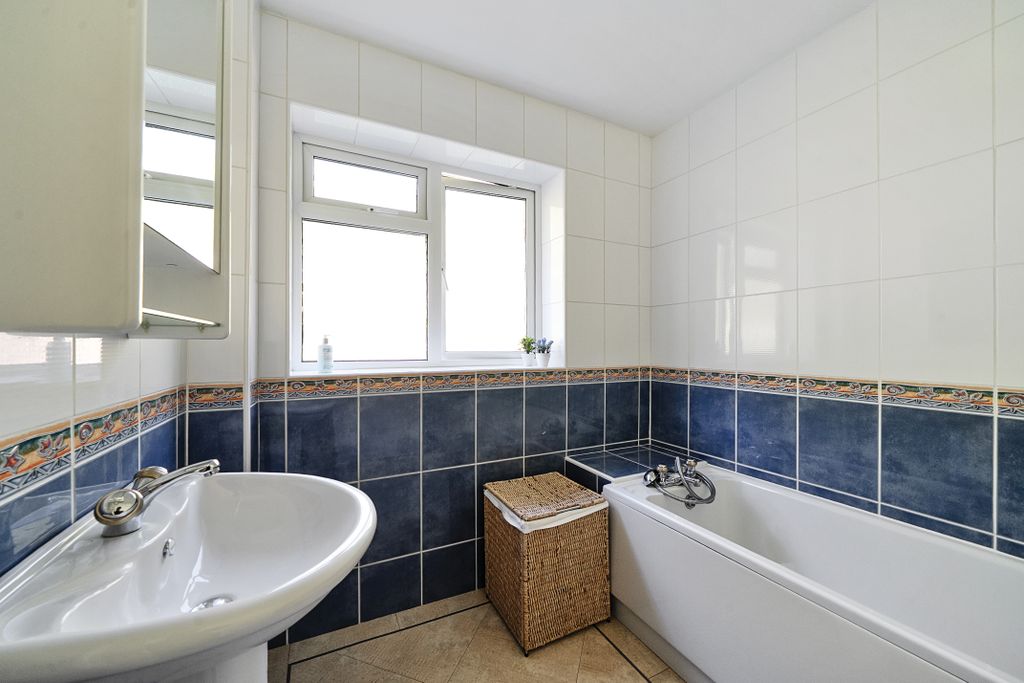 Additional image 8 of 4 bed detached house for saleBradenhurst Close, Caterham CR3