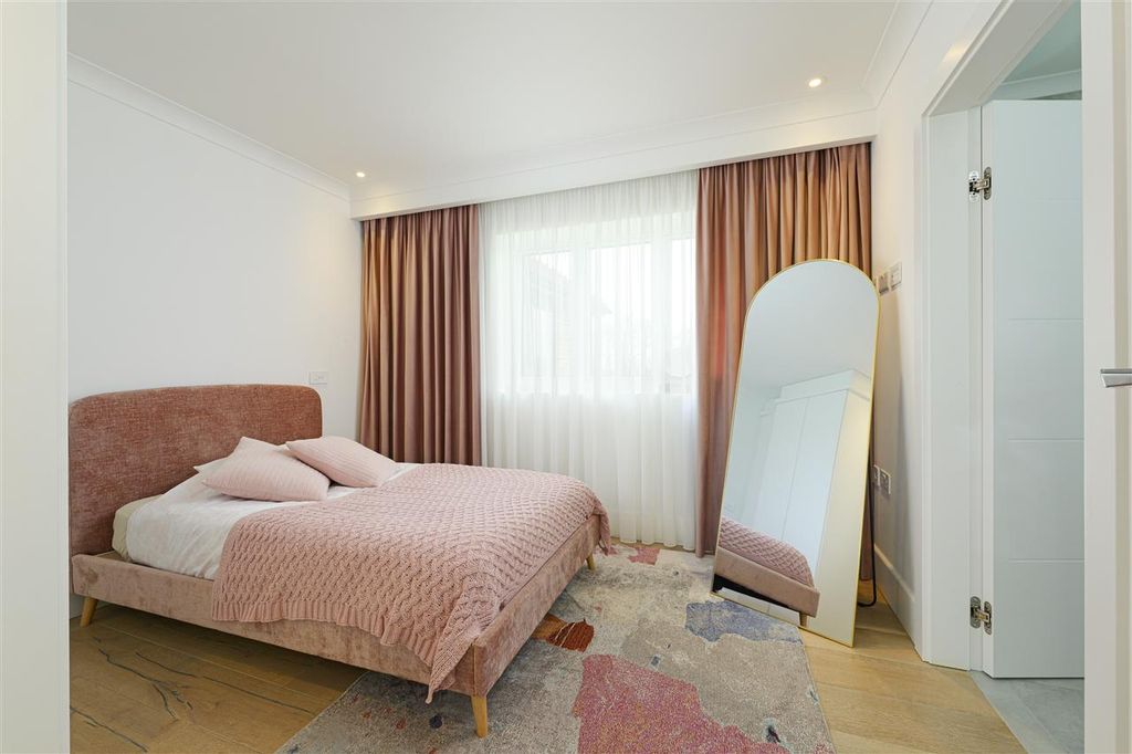 Additional image 17 of 6 bed detached house for saleFarnham House, Merton Lane, Canterbury CT4