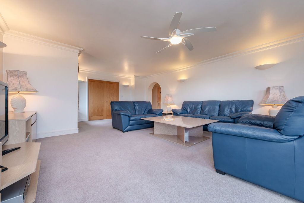 Additional image 13 of 5 bed flat for saleSt. Mary's Mount, Caterham CR3