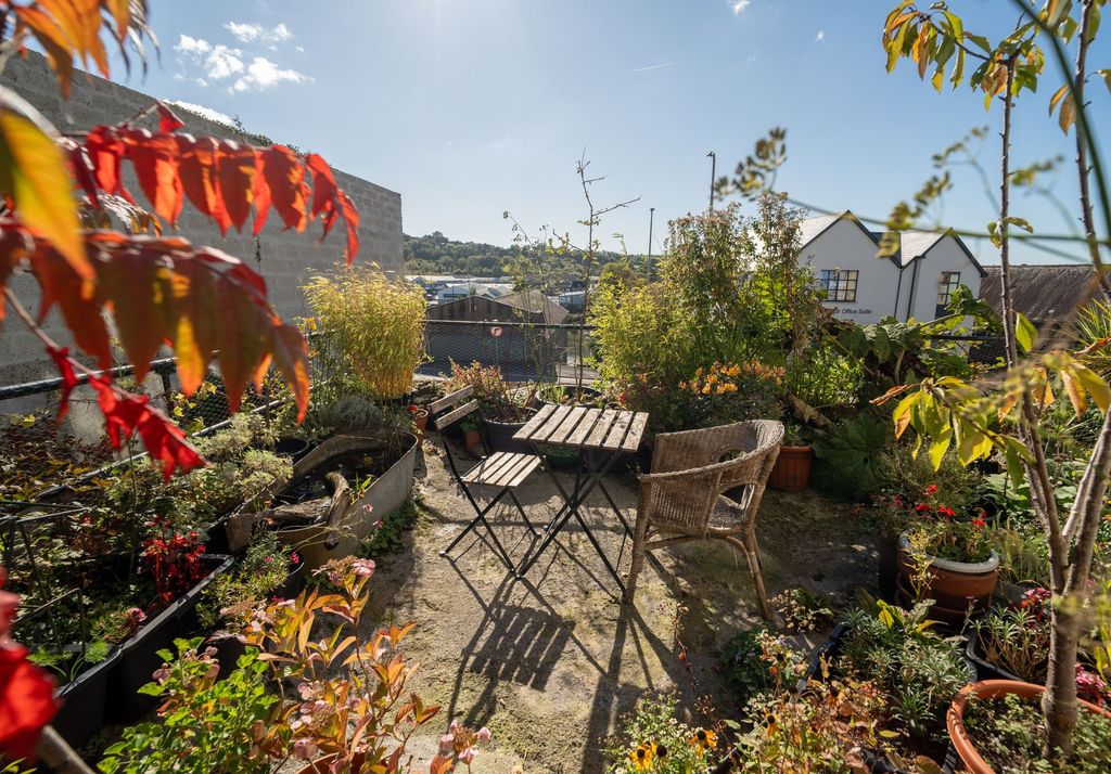 Additional image 30 of 7 bed property for saleEagle Star House, 9 Quay Street, Carmarthen SA31