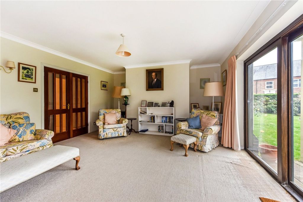 Additional image 4 of 2 bed flat for saleHenty Gardens, Chichester PO19