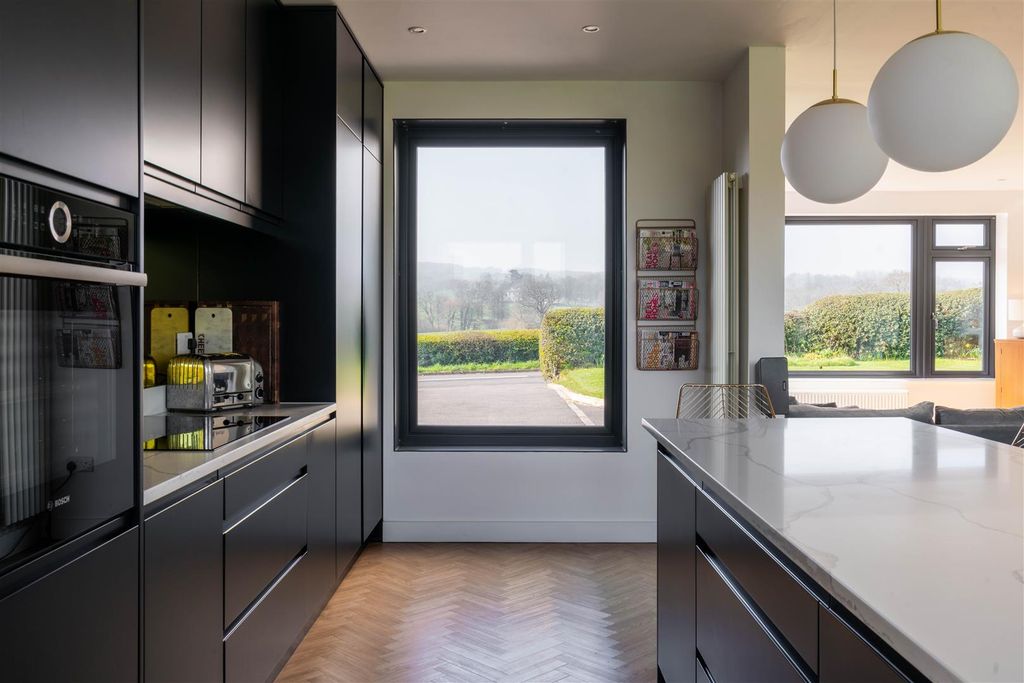 Additional image 4 of 4 bed detached house for saleWalton Back Lane, Walton, Chesterfield S42