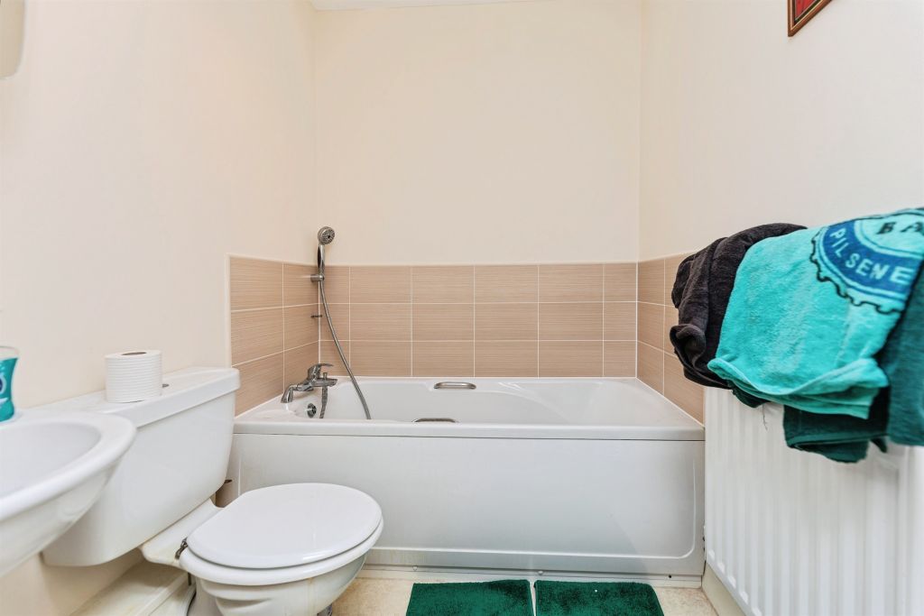 Additional image 14 of 2 bed flat for salePriory Chase, Pontefract WF8
