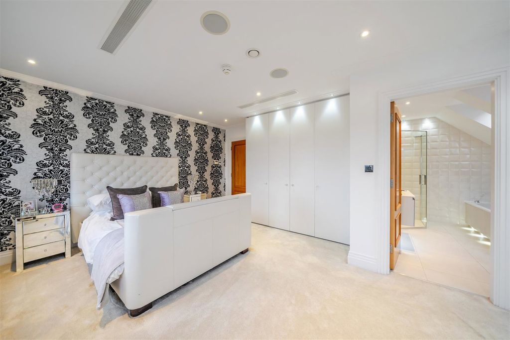 Additional image 25 of 5 bed detached house for saleProwse Avenue, Bushey Heath, Bushey WD23