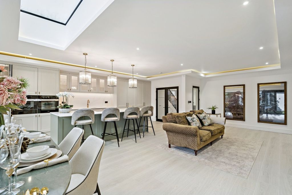 Additional image 6 of 5 bed detached house for saleAldenham Road, Bushey WD23