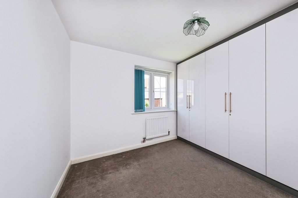 Additional image 17 of 5 bed detached house for saleTurnpin Close, Buckingham, Buckinghamshire MK18