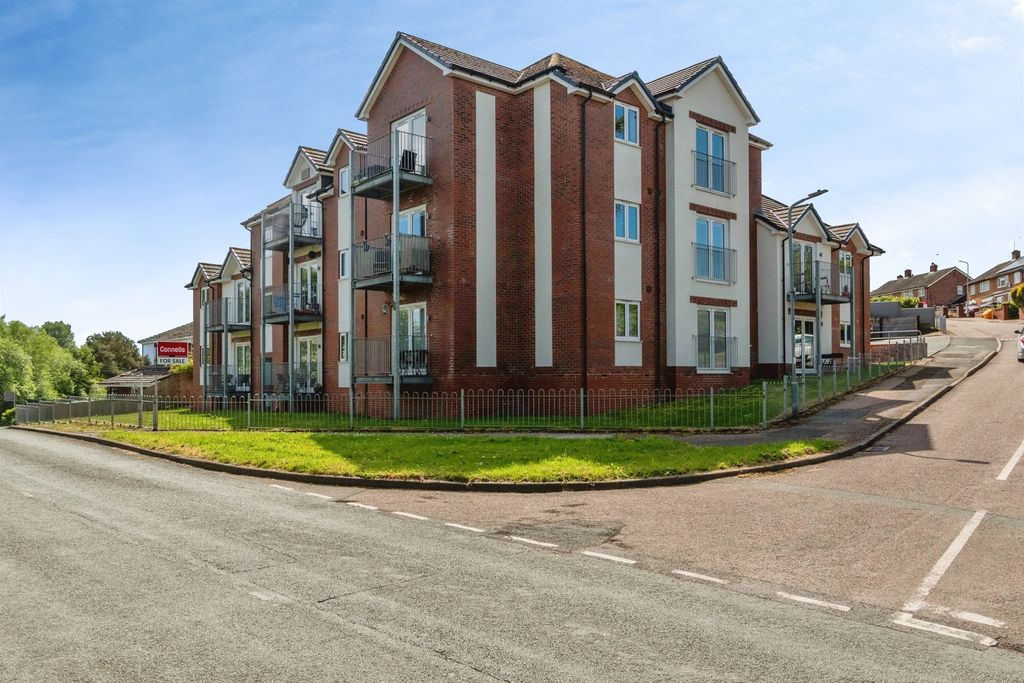 2 bed flat for saleBracken Close, Hednesford, Cannock WS12