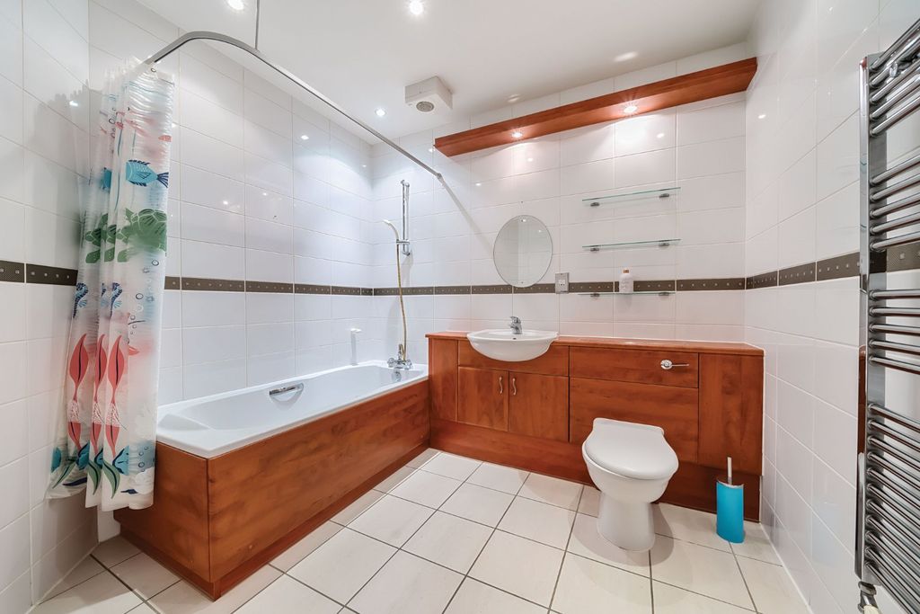 Additional image 9 of 2 bed flat for saleWorsley Grange, Kemnal Road, Chislehurst, Kent BR7