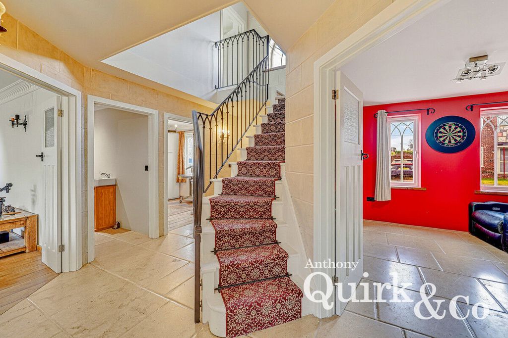 Additional image 3 of 4 bed detached house for saleHannett Road, Canvey Island SS8