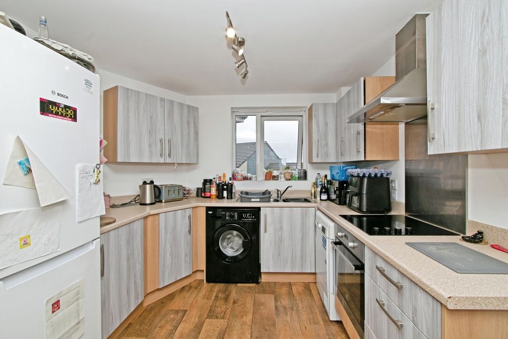 Additional image 4 of 2 bed flat for saleNicholas Holman Road, Camborne, Cornwall TR14