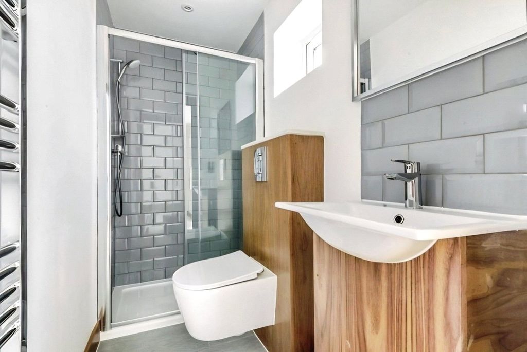 Additional image 9 of 3 bed flat for saleYork Road, Camberley, Surrey GU15