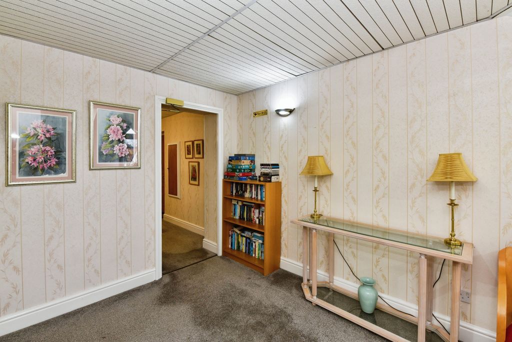 Additional image 11 of 1 bed flat for saleThe Cloisters, South Street, Wells, Somerset BA5