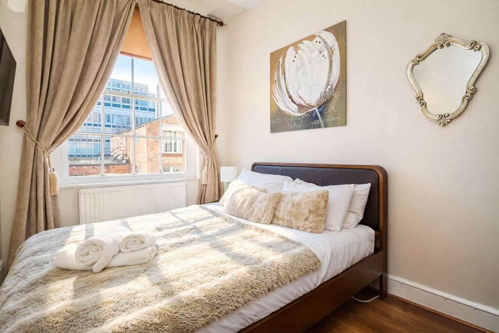 Additional image 6 of 2 bed flat for saleWatergate Street, Chester, Cheshire CH1