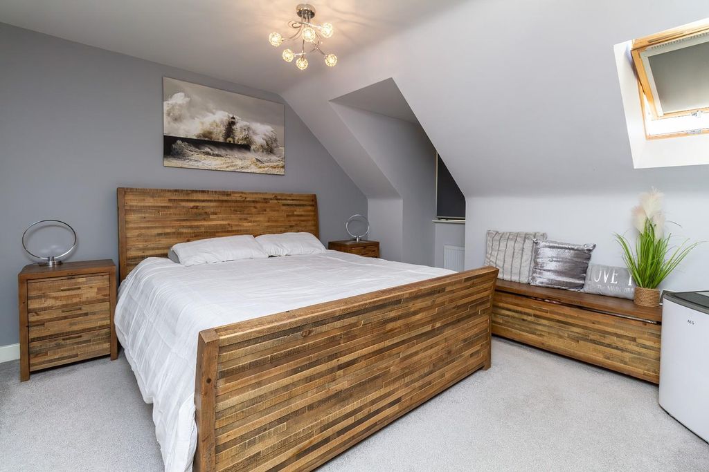 Additional image 15 of 5 bed detached house for saleColclough Close, Castleford WF10