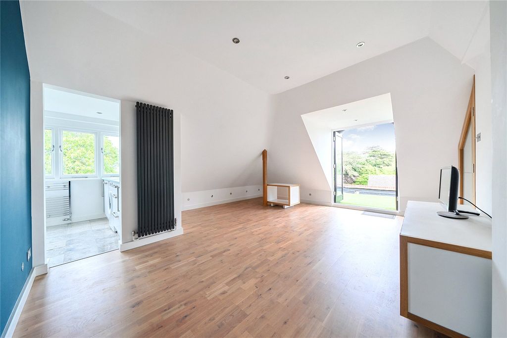 Additional image 2 of 2 bed flat for saleCamden Park Road, Chislehurst BR7