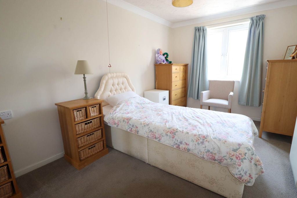 Additional image 5 of 1 bed flat for saleChurchill Court, Marlborough SN8