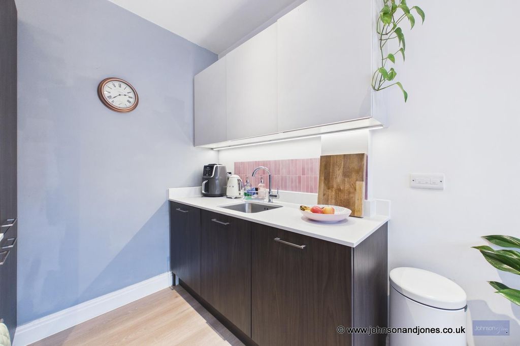 Additional image 8 of 2 bed flat for salePortman House, Chertsey KT16
