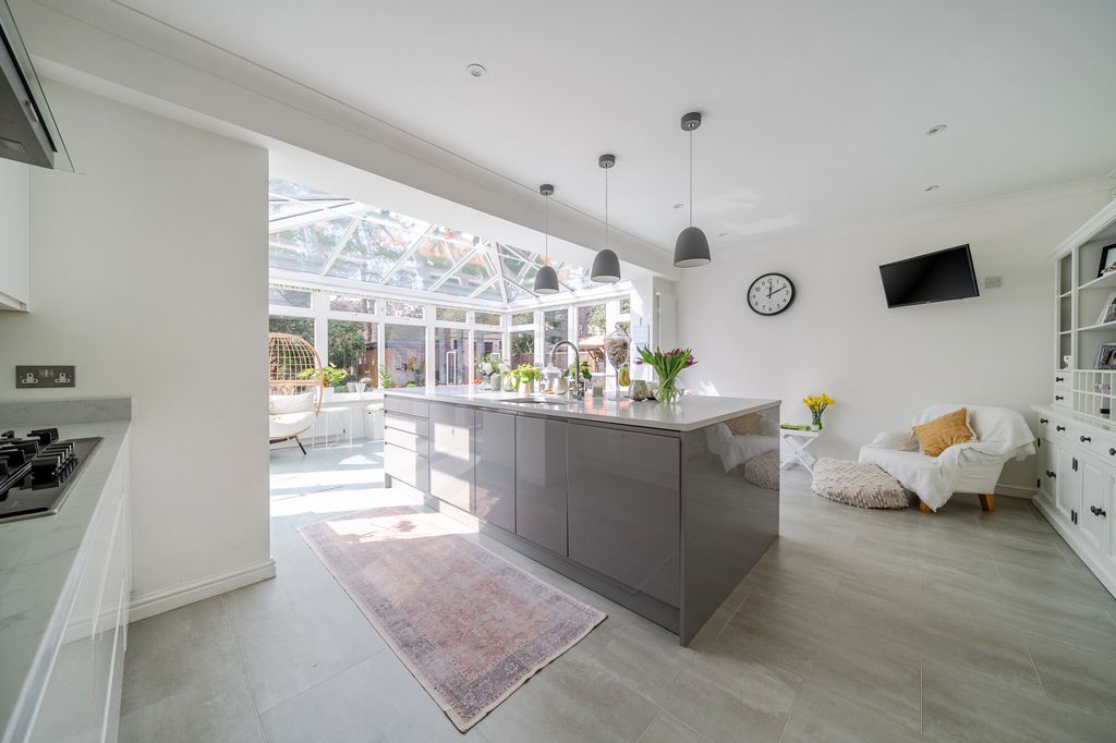 Additional image 2 of 6 bed detached house for saleWalkers Ridge, Camberley GU15