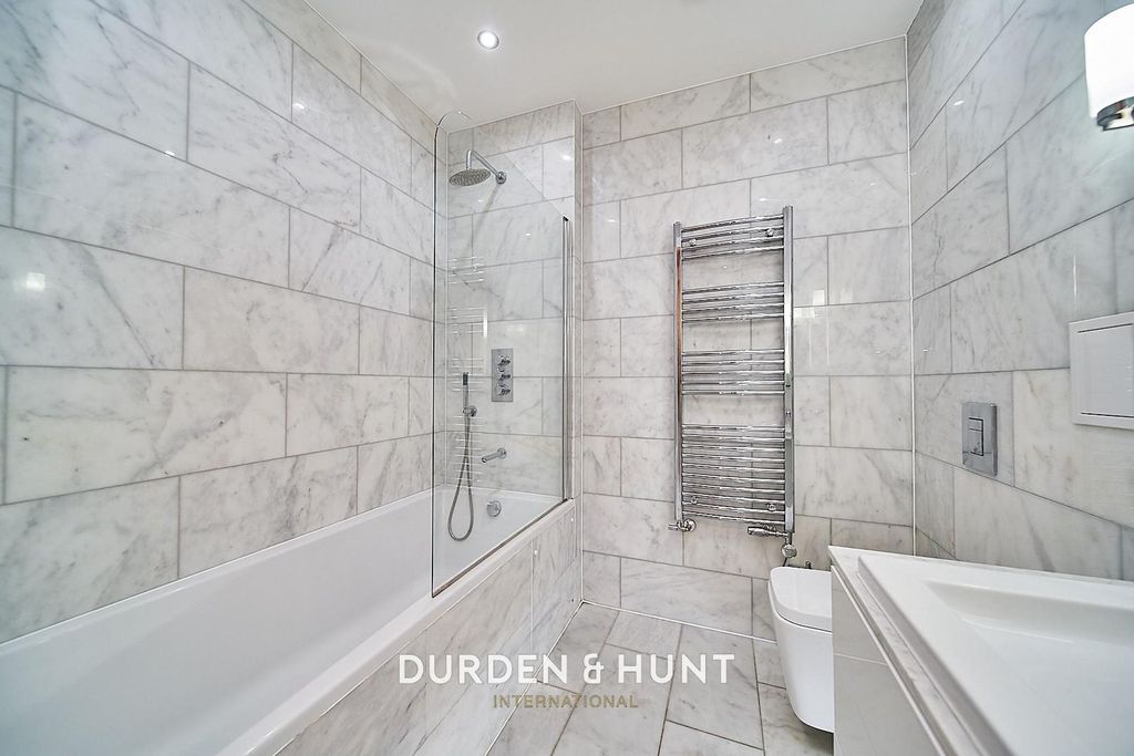 Additional image 23 of 2 bed flat for saleEden Avenue, Chigwell IG7