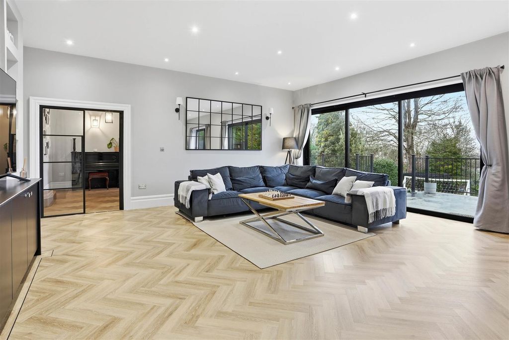 Additional image 20 of 7 bed detached house for saleWest Way, Carshalton SM5