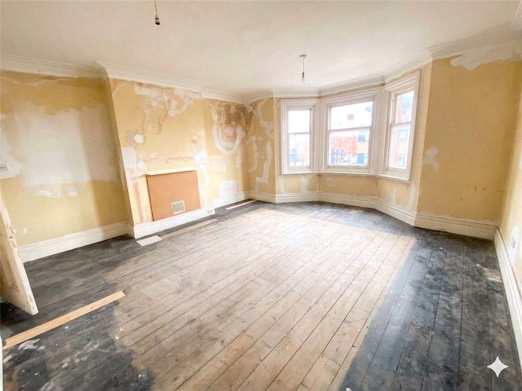 Additional image 2 of 3 bed flat for saleLondon Road, Camberley, Surrey GU15