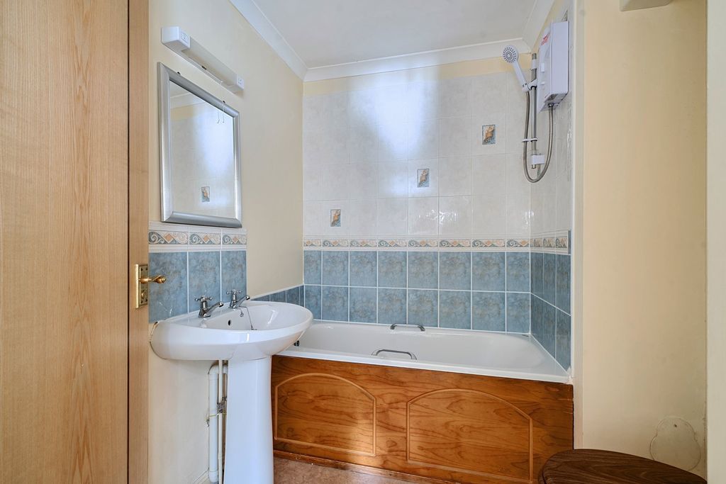 Additional image 9 of 2 bed flat for saleHarris Close, Kelly Bray, Callington PL17