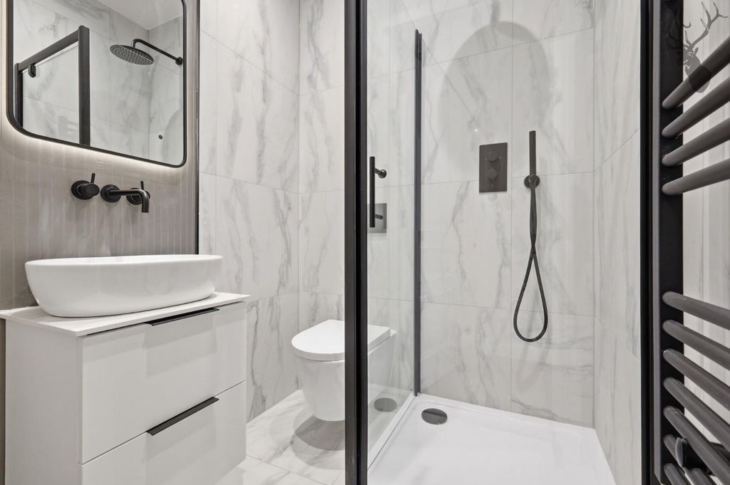 Additional image 9 of 2 bed flat for saleHigh Road, Chigwell IG7
