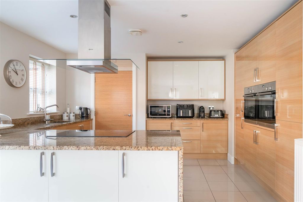 Additional image 7 of 5 bed detached house for saleTreeneuk Gardens, Ashgate, Chesterfield S40