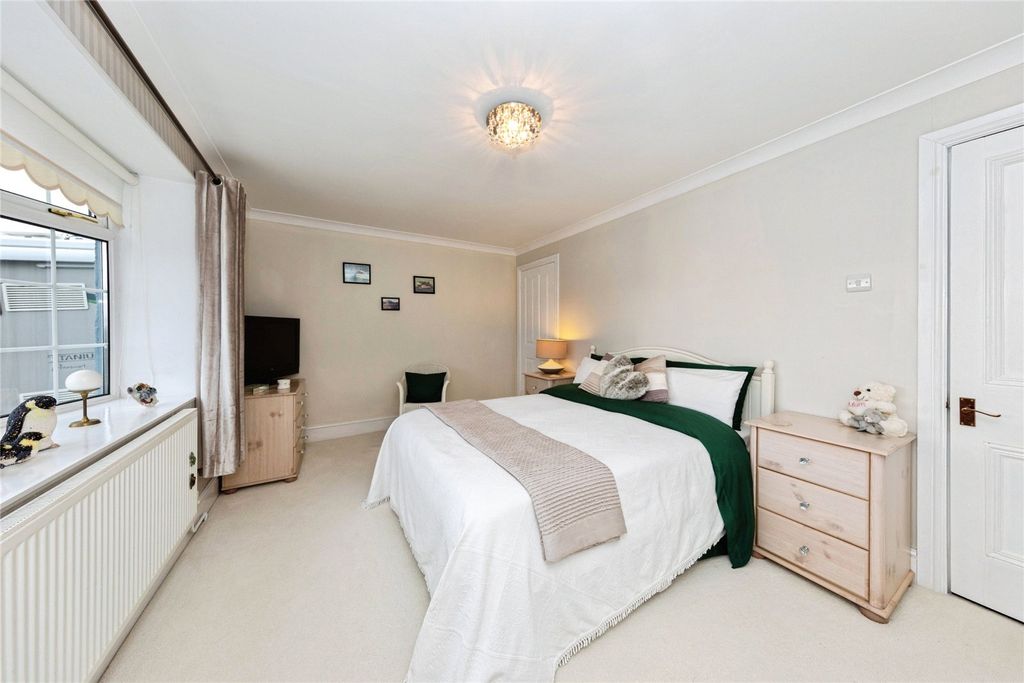 Additional image 17 of 3 bed bungalow for saleGwscwm Road, Burry Port, Carmarthenshire SA16