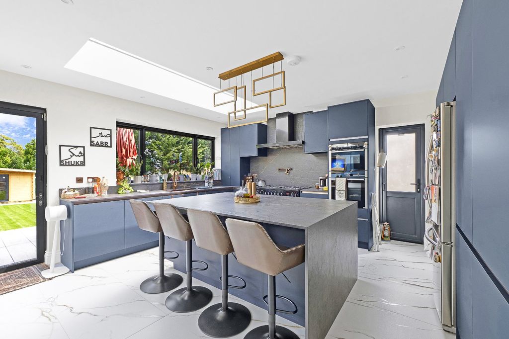 Additional image 9 of 7 bed detached house for saleVincent Avenue, Carshalton SM5