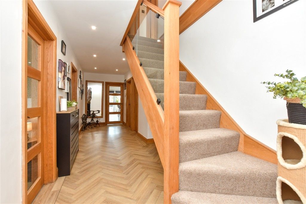 4 bed chalet for saleChestnut Avenue, Walderslade, Chatham, Kent ME5