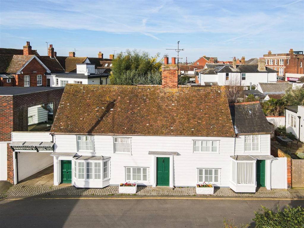 4 bed detached house for saleShore Road, Burnham-On-Crouch CM0