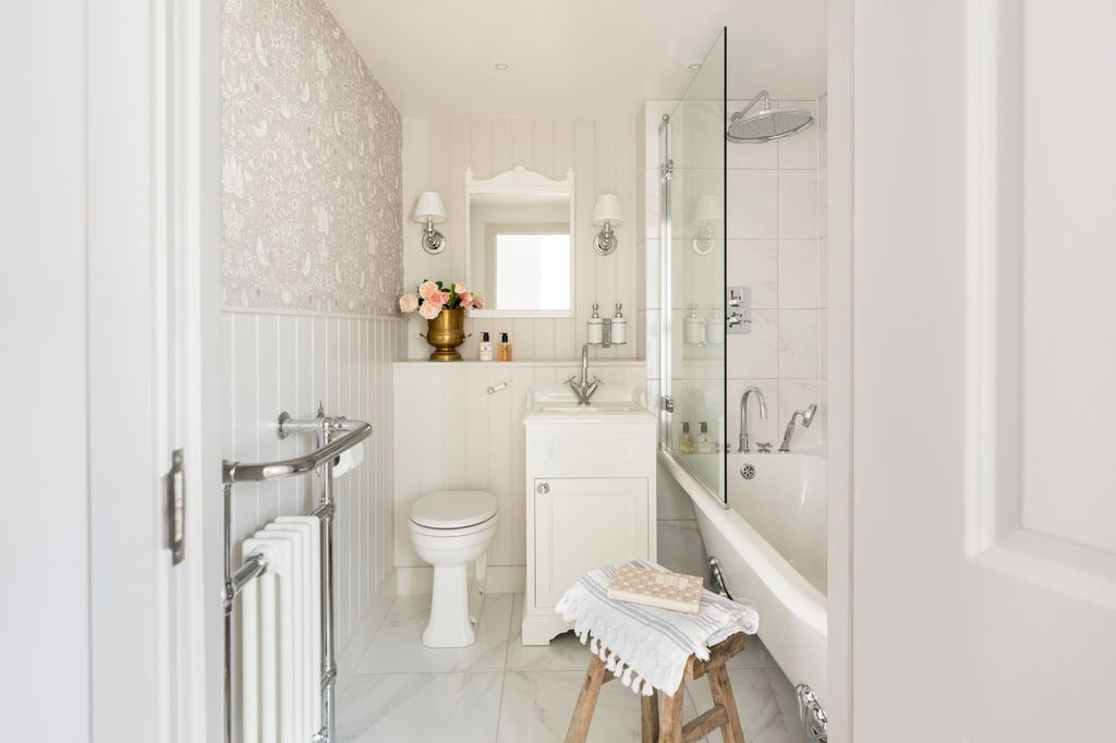 Additional image 7 of 3 bed flat for saleChesterton Lane, Cirencester, Gloucestershire GL7