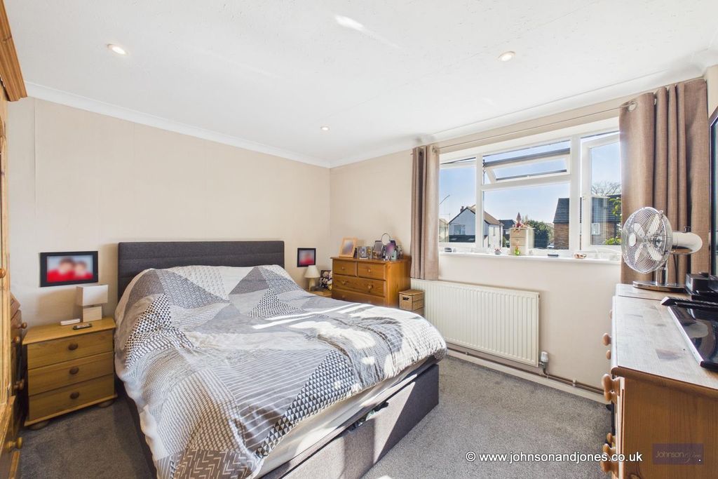 Additional image 11 of 2 bed maisonette for saleHorsell Court, Chertsey KT16