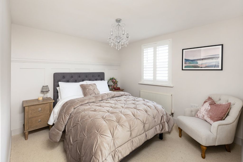 Additional image 6 of 3 bed flat for saleChesterton Lane, Cirencester, Gloucestershire GL7